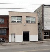 158 Islington Ave in Toronto, ON - Building Photo