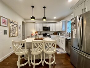 19-21 Bellevue St, Unit 1 in Waltham, MA - Building Photo - Building Photo