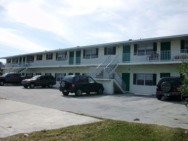 Pearly Sands in Fort Pierce, FL - Building Photo