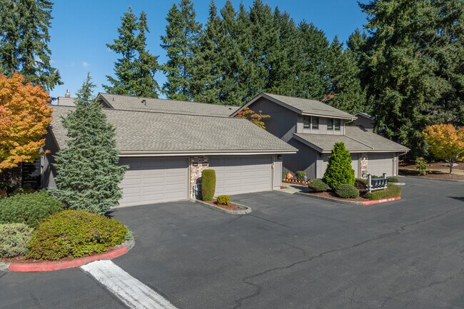 Woodcreek Condominiums in Bellevue, WA - Building Photo - Building Photo