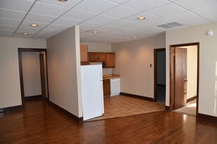 5402 S 77th St in Ralston, NE - Building Photo