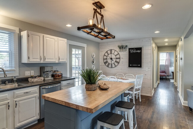 121 Dennis Rd in Hendersonville, TN - Building Photo - Building Photo