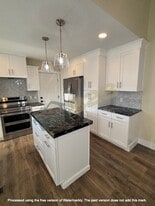 232 Cedar Creek Dr in Hendersonville, NC - Building Photo