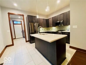 736 E Orange St in Indianapolis, IN - Foto de edificio - Building Photo