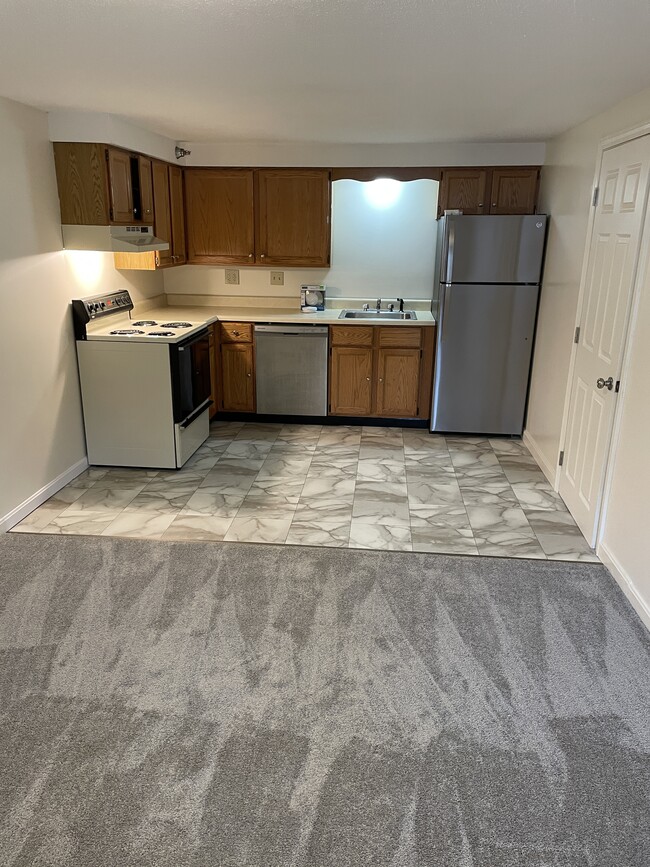 844 State St, Unit 41 in Bangor, ME - Foto de edificio - Building Photo