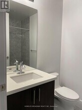 39 Queens Quay E in Toronto, ON - Building Photo - Building Photo