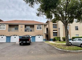7320 Westpointe Blvd in Orlando, FL - Building Photo