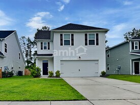 445 Brookgreen Dr in Moncks Corner, SC - Building Photo