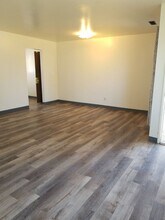1226 Mitchell Ave-Unit -c7d9f3cb-f474-11e9-8c5f-b083fed0ce0f in Moses Lake, WA - Building Photo - Building Photo
