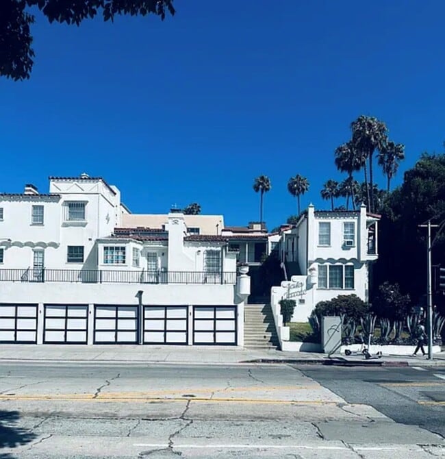 959 Gayley Ave in Los Angeles, CA - Building Photo - Building Photo