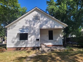 1124 W Koenig St in Grand Island, NE - Building Photo