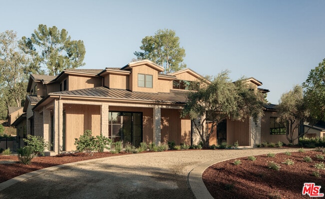 5287 Round Meadow Rd in Hidden Hills, CA - Building Photo - Building Photo