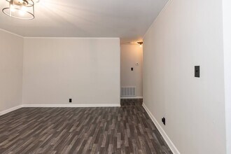 738 Woodland Rd-Unit -738 Woodland Rd in Raleigh, NC - Building Photo - Building Photo