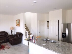 9210 Harbin Ave in Las Vegas, NV - Building Photo - Building Photo