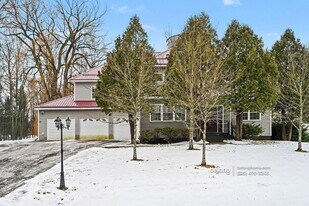 1 Sanctuary Dr in Ithaca, NY - Building Photo