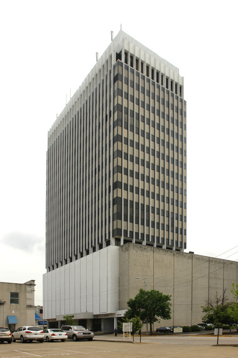 5th & Main in Evansville, IN - Building Photo