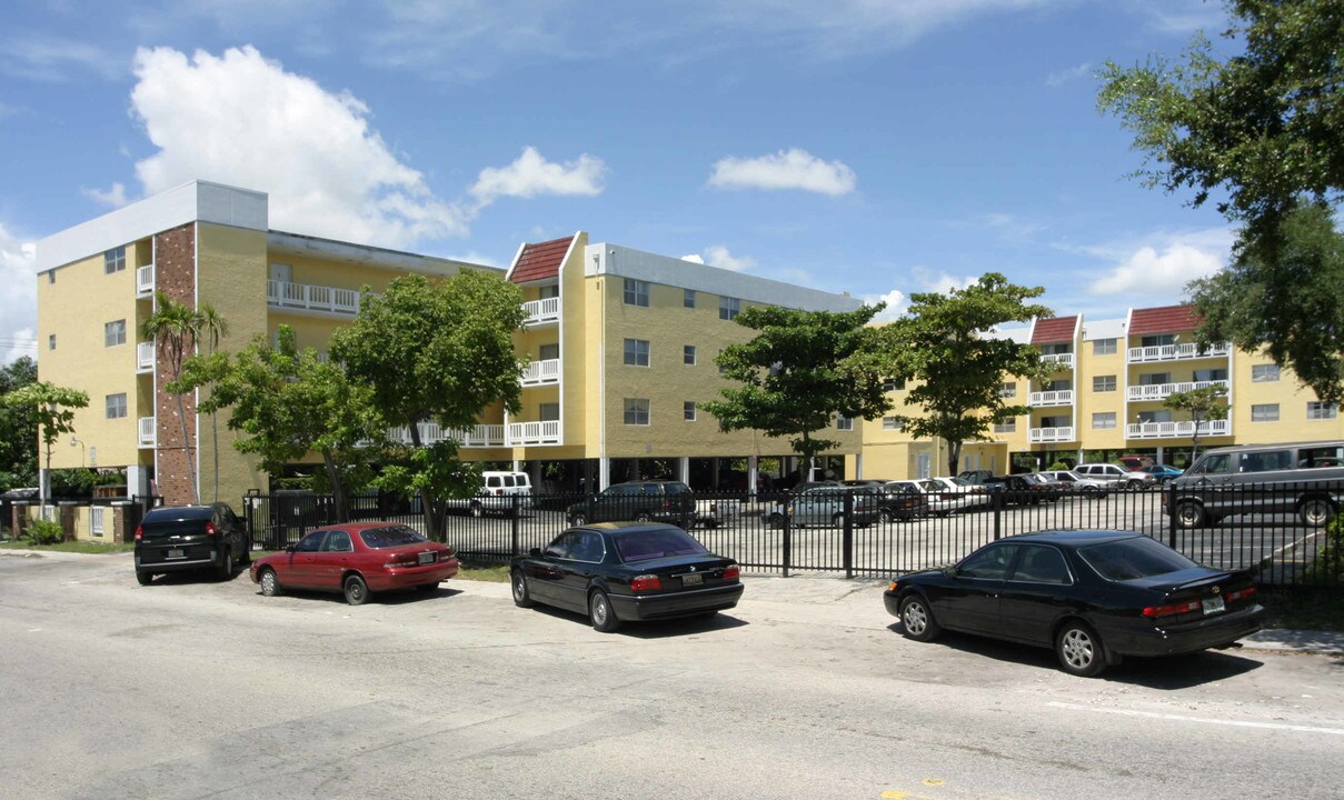 Ocean King Apartments in North Miami, FL - Building Photo