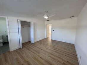 401 SE 10th St in Hallandale Beach, FL - Building Photo - Building Photo
