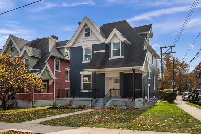 5420 Avondale Pl in Pittsburgh, PA - Building Photo - Building Photo