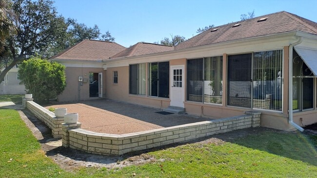 16 Golf View Dr in Englewood, FL - Building Photo - Building Photo