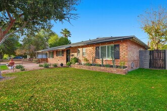 4702 N 30th Pl in Phoenix, AZ - Building Photo - Building Photo