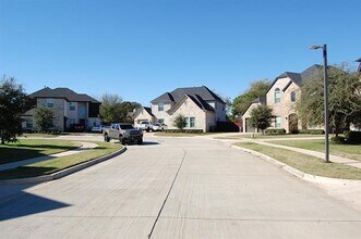 3912 Belle Maison Ct in Arlington, TX - Building Photo - Building Photo