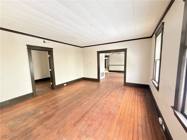 3672 E 48th St in Cleveland, OH - Building Photo - Building Photo