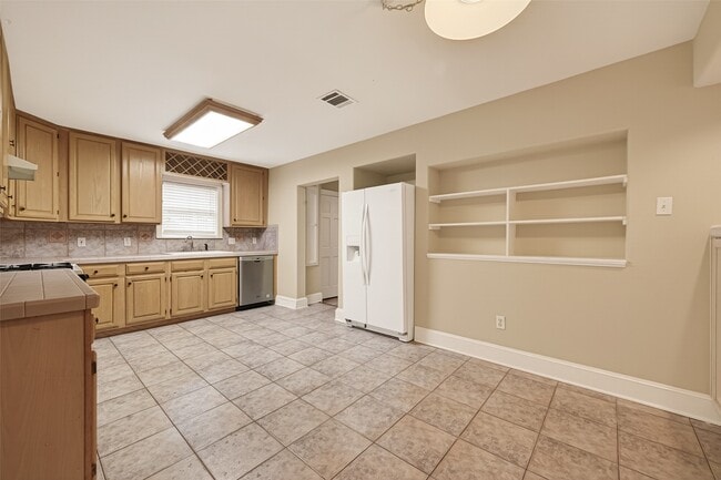 property at 1807 Crocker St
