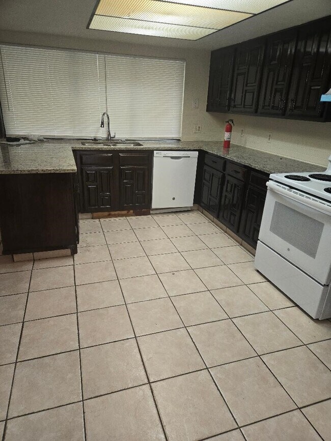 15803 Munson Ln in Houston, TX - Building Photo - Building Photo