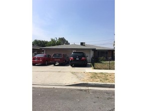 17441 Orange Way in Fontana, CA - Building Photo - Building Photo