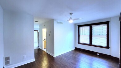 5537 Holly Hills Ave, Unit 5537A in St. Louis, MO - Building Photo - Building Photo