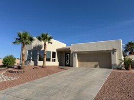 682 La Melodia Dr in Las Cruces, NM - Building Photo