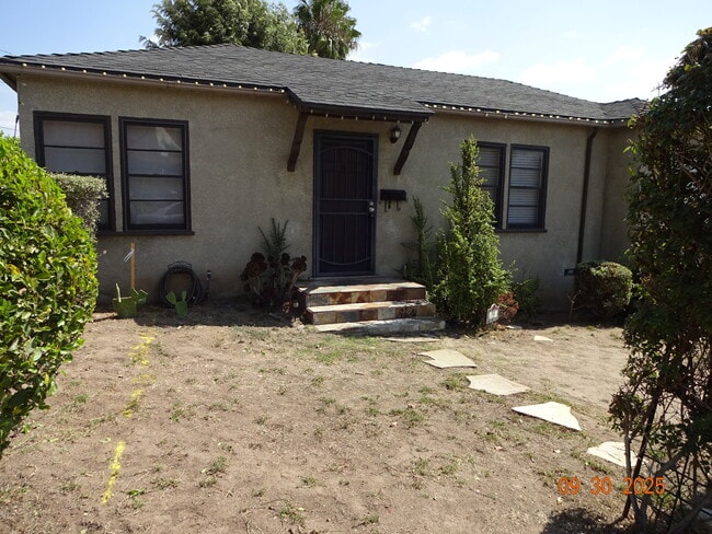 property at 35 Palm Ct