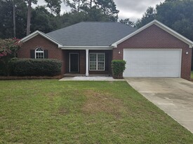 137 Pine Arbor Dr in Leesburg, GA - Building Photo