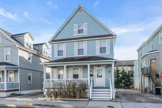 6 Center St in Sea Bright, NJ - Building Photo - Building Photo