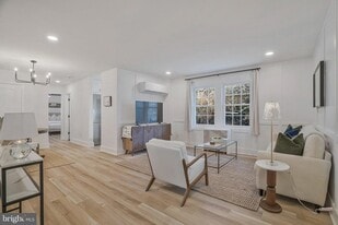 1217 N Kensington St in Arlington, VA - Building Photo