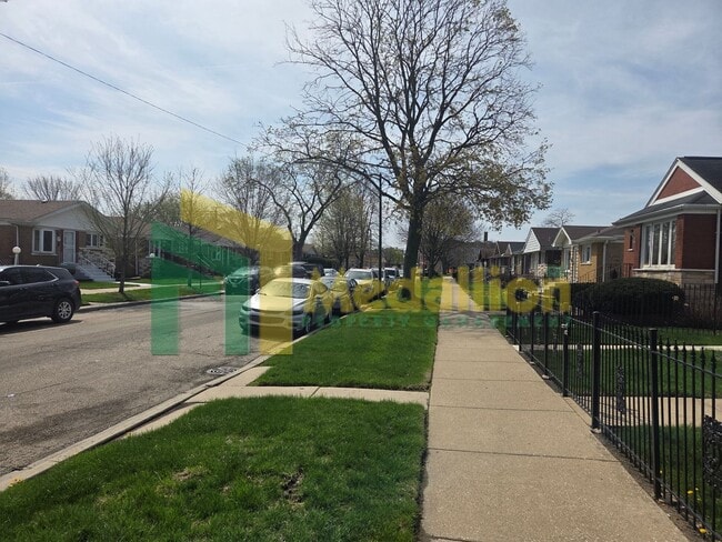 11004 S Eberhart Ave in Chicago, IL - Building Photo - Building Photo
