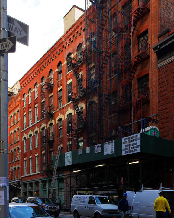 Res condos in New York, NY - Building Photo