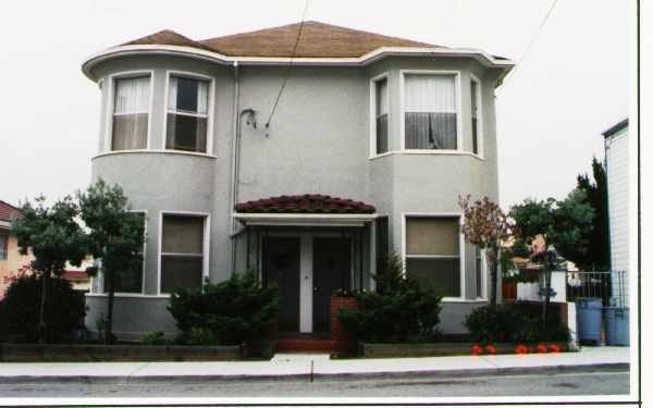 401 Chestnut Ave in South San Francisco, CA - Building Photo - Building Photo