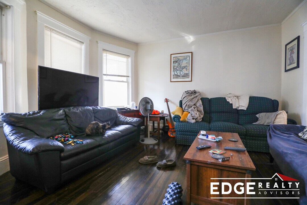 57 Wallingford Rd, Unit 1 in Boston, MA - Foto de edificio