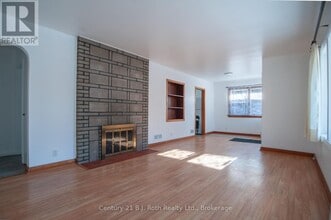 639 Yonge St in Midland, ON - Building Photo - Building Photo