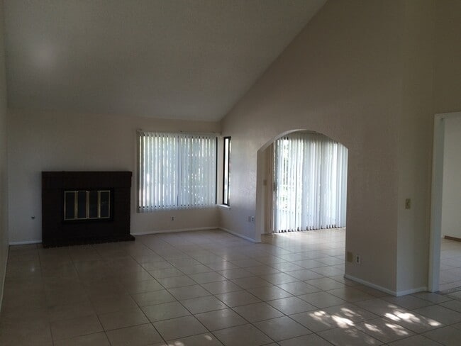 1282 Brookside Ct in Upland, CA - Building Photo - Building Photo