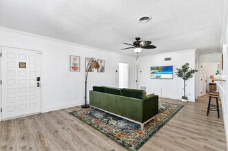 1032 W Jennings St in Lantana, FL - Building Photo - Building Photo