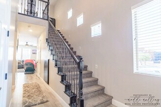 325 N Red Stone Rd, Unit 201 in Washington, UT - Foto de edificio - Building Photo