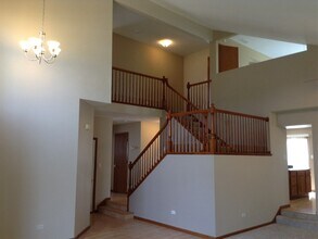 2111 Gray Hawk Dr in Plainfield, IL - Building Photo - Building Photo