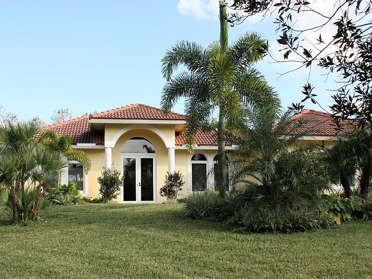 5862 Homeland Rd in Wellington, FL - Building Photo