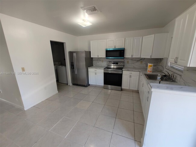 14242 SW 283rd St in Homestead, FL - Building Photo - Building Photo