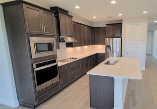 9753 Lost Creek Dr in Oakland, FL - Building Photo - Building Photo