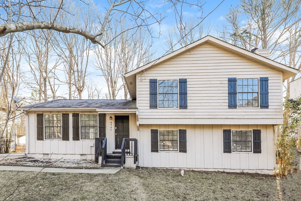8964 Raven Dr in Jonesboro, GA - Building Photo