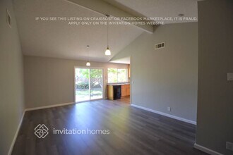 1120 Whipporwill Way in Suisun City, CA - Foto de edificio - Building Photo